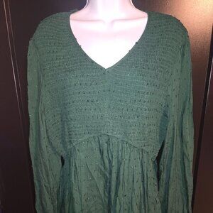 Betsey's Boutique Hunter Green Top Sz XL
